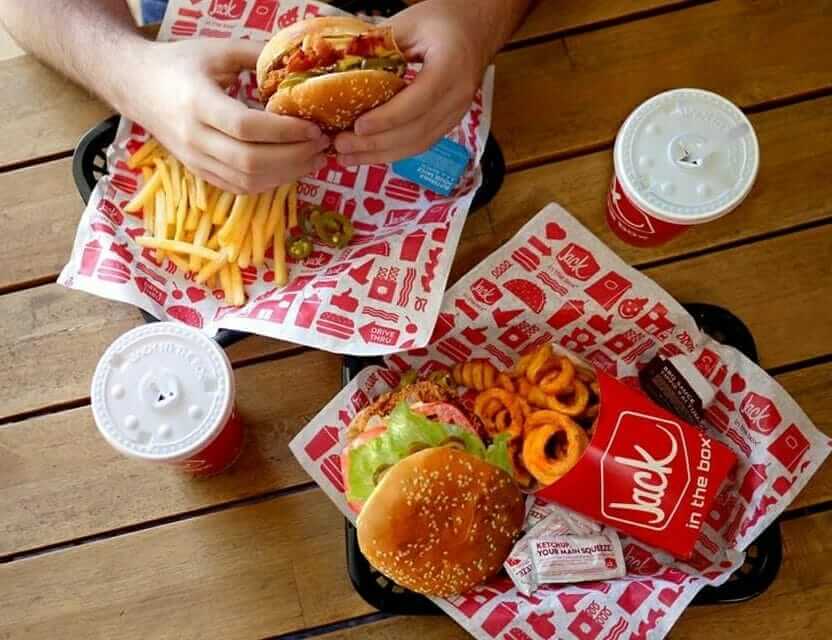 Carl’s Jr. Vs Jack In The Box – Which Burger Chain Should You Go to?