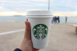 Starbucks open on New Year's Day 2022