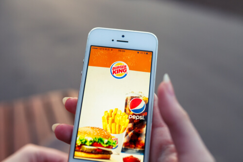 Does Burger King Take Apple Pay In 2022? (In-Store, In-App + More)