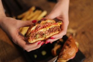 Does Luna Grill serve the beyond burger
